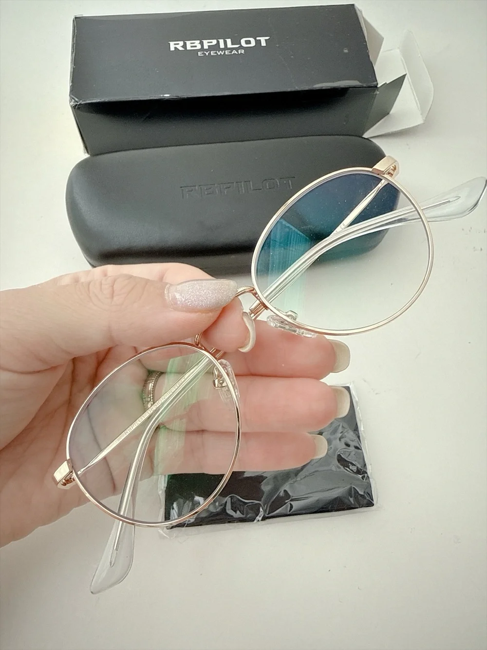 Women’s Gold Round Metal Glasses – Classic Elegant Frame